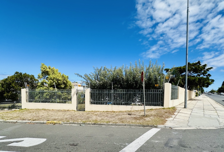 3 Bedroom Property for Sale in Westcliff Western Cape